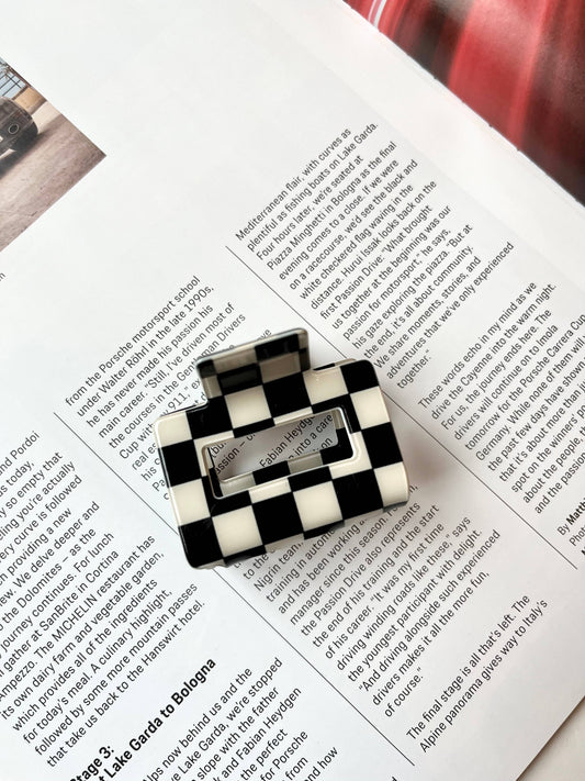Medium Hair Claw Clip - Acetate Checkered