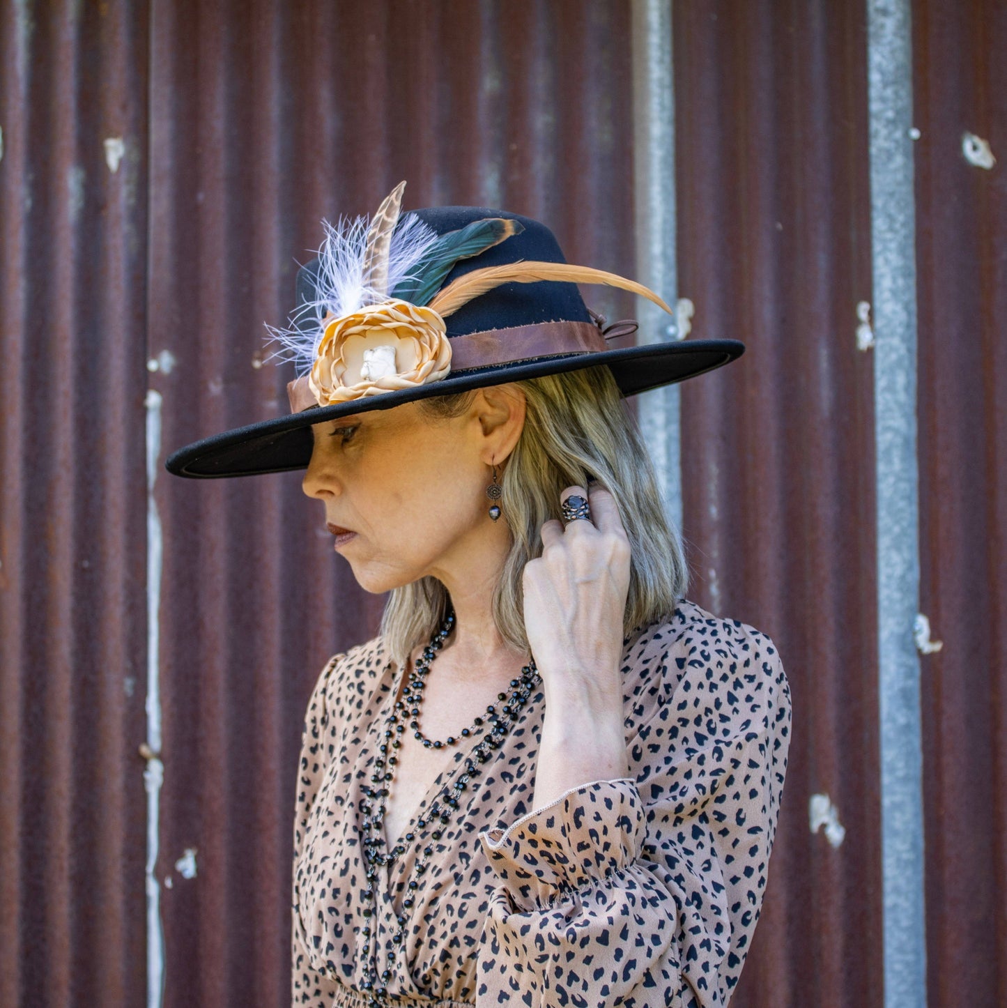 **Genuine Freshwater Gray Pearl Earrings