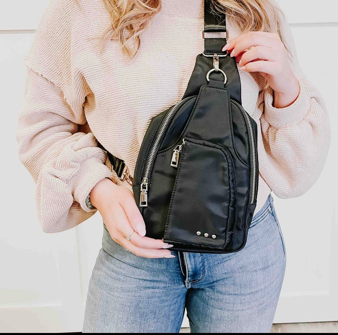 Savvy Sling Bag